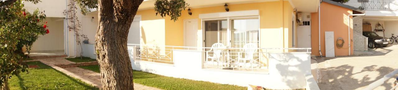 Τhe Sunny Apartments Игуменица Экстерьер фото