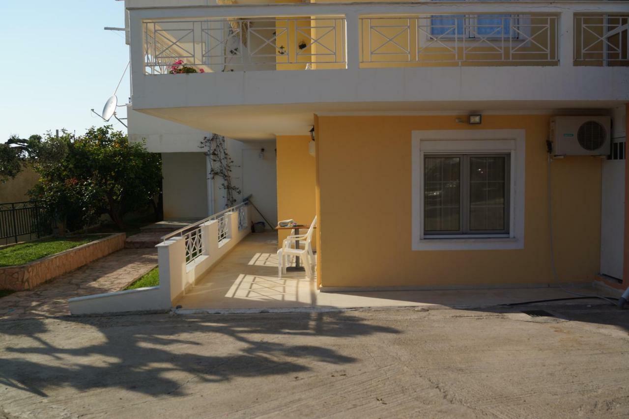 Τhe Sunny Apartments Игуменица Экстерьер фото