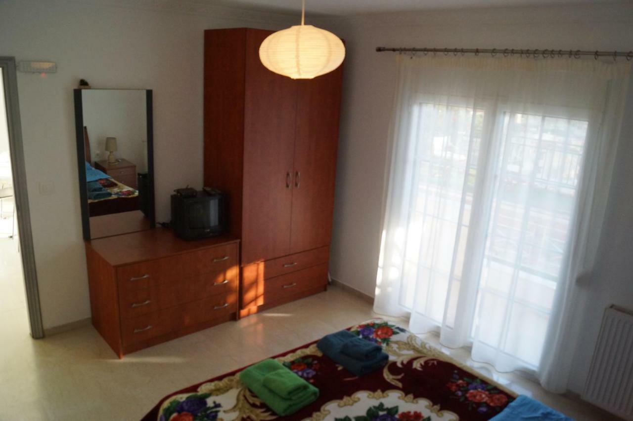 Τhe Sunny Apartments Игуменица Экстерьер фото