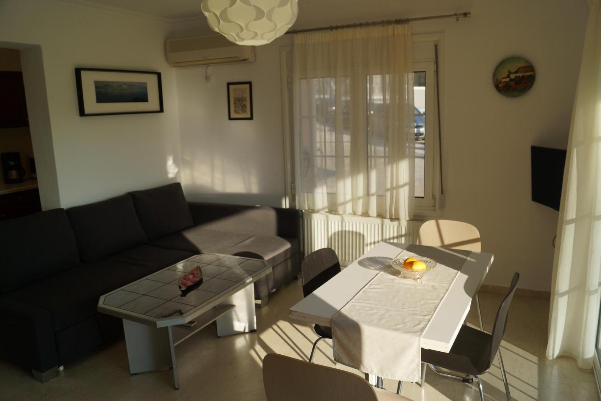 Τhe Sunny Apartments Игуменица Экстерьер фото